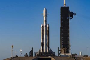 Lanzamiento del poderoso cohete Falcon Heavy, de la compañía privada aeroespacial SpaceX.