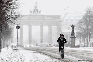 Fuertes nevadas y temperaturas gélidas colapsan el tráfico en media Alemania