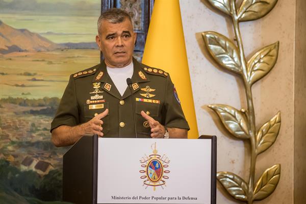 El ministro de Defensa venezolano llama al mundo a rechazar las sanciones internacionales