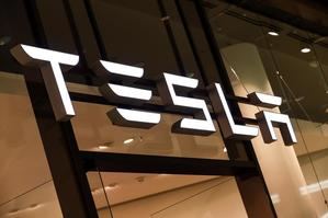 Tesla sigue su escalada en Wall Street y ya vale más que Facebook