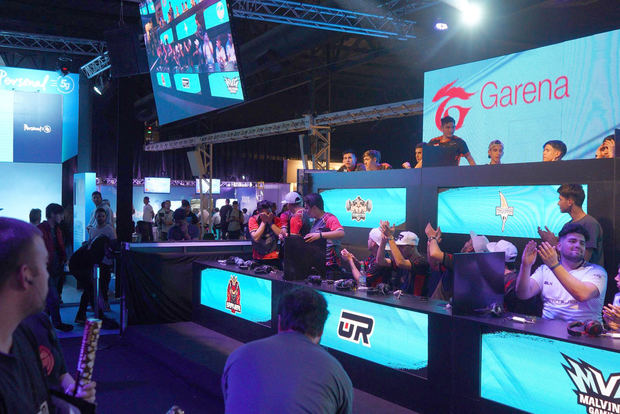 Fotografía cedida este 24 de octubre del 2021 por Garena, que muestra una vista general de un torneo de Free Fire en Latinoamérica.