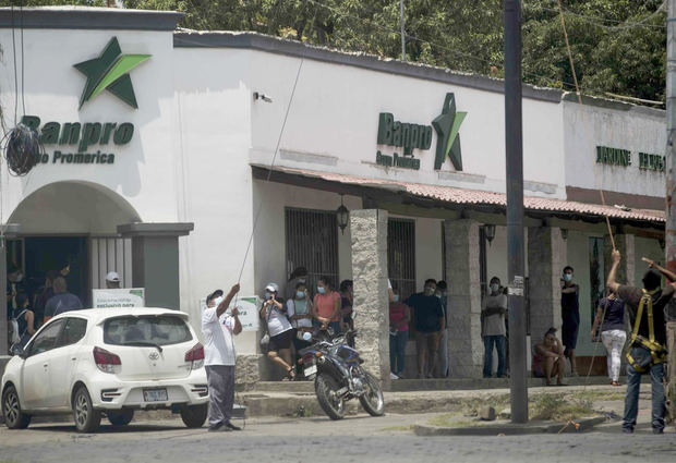 La fachada del Banco de la Producción (Banpro), en Managua (Nicaragua), en una fotografía de archivo.