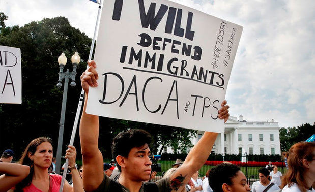 Manifestantes latinos en Estados Unidos.  