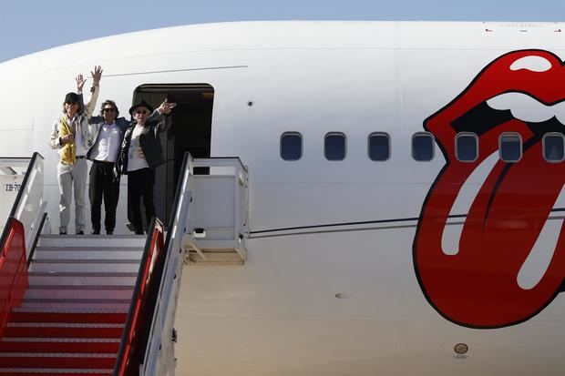 Los integrantes de The Rolling Stones Mick Jagger, Keith Richards y Ron Wood, a su llegada el 26 de mayo de 2022 en el aeropuerto Adolfo Suárez Madrid-Barajas, en medio de un gran dispositivo de seguridad y a una semana del inicio de su próxima gira, que arrancará en la capital española este miércoles 1 de junio.
