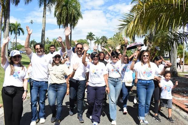 Odille Villavizar y ejecutivos de las empresas patrocinadoras