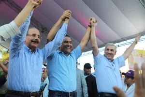 Medina y Castillo dan su respaldo a candidatos municipales del PLD en SDN