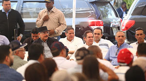 Danilo Medina celebra su cumpleaños brindando apoyo a pequeños ganaderos de Santiago Rodrí­guez
