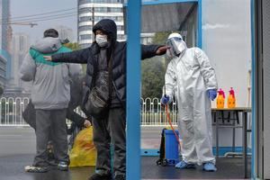 Remiten los nuevos contagios en China, pero el coronavirus sigue activo en Hubei