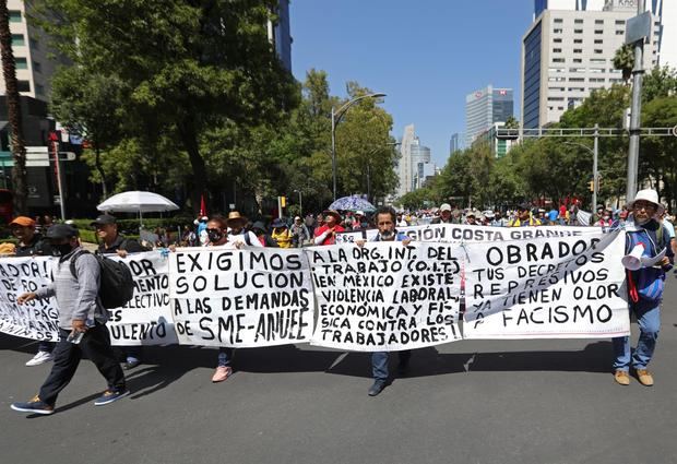 México celebra el Día del Maestro con un aumento salarial para los docentes