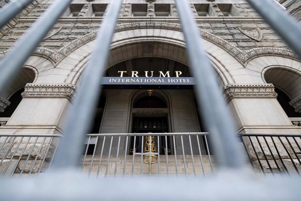 Un grupo de inversión compra el hotel de Trump en Washington, según medios