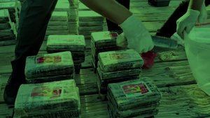 Ocupan 371 paquetes de cocaí­na a dos individuos en una embarcación en Perviva.