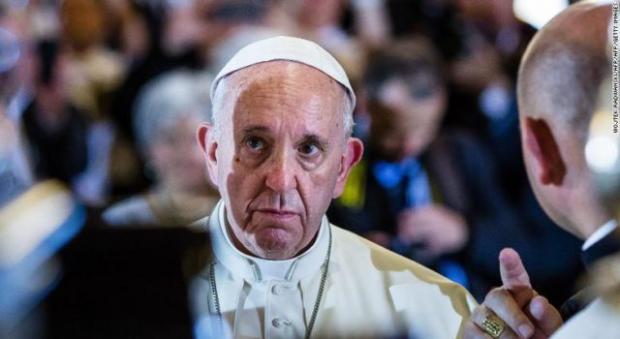 El papa Francisco recordó hoy que en algunos momentos de su vida tuvo “muchas dudas” sobre su fe y explicó que salió adelante gracias a que compartió con otros sus inquietudes, una revelación que ya realizó al poco de ser elegido pontífice.