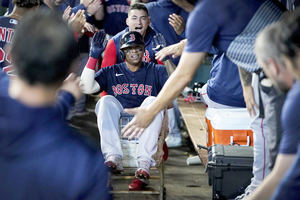 Medias Rojas apalean a Astros para igualar Serie de Campeonato