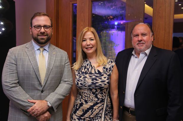 Juan Carlos Rodríguez, Flavia Cortina y Luis Manuel Machado.