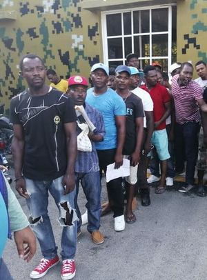 La Dirección General de Migración (DGM) deportó 895 nacionales haitianos de los mil 78  detenidos.