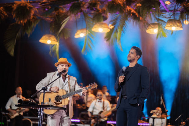 Pavel Núñez junto a Héctor Aníbal.