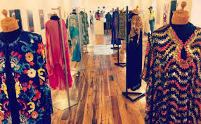 Icónicos vestidos de Celia Cruz se exhiben por primera vez en RD 