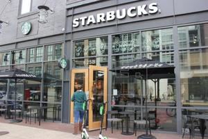 Starbucks se alía con Uber en EE.UU. para llevar café a domicilio