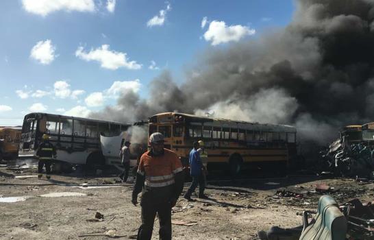 Migración desmiente que haitianos hayan incendiado autobuses de ese organismo.