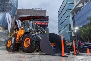 EQUIMAX presenta “Orange Night”: una noche innovación, tecnología y soluciones para la construcción de hoy.