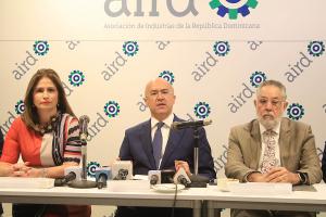 Domínguez Brito y directivos AIRD sostienen Conversatorio con el sector industrial