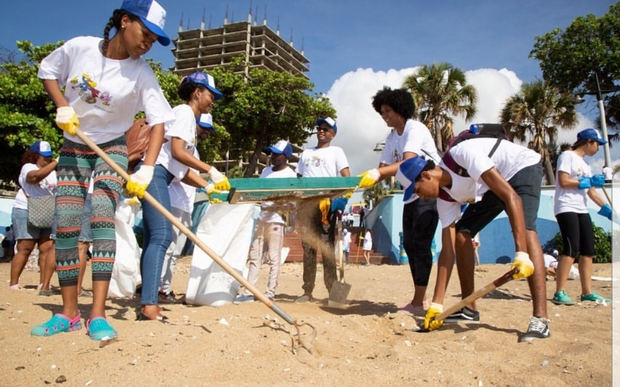 La campaña invita a todos los ciudadanos a participar en las acciones locales de limpieza de playas y ríos.