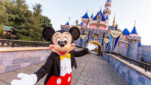 Disneyland reabre sus puertas tras más de un año cerrado en California