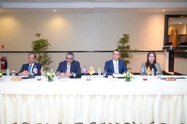 JCE recibe propuestas para aspirantes a miembros de la Junta Electoral del DN; de 177 aspirantes, 110 son mujeres.