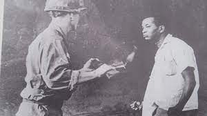 Foto famosa de enfretamiento de un militar Constitucionalista y un soldado norteamericano.