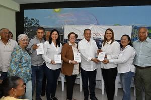 CONAPE coordina con autoridades locales construcción de hogares de día para adultos mayores