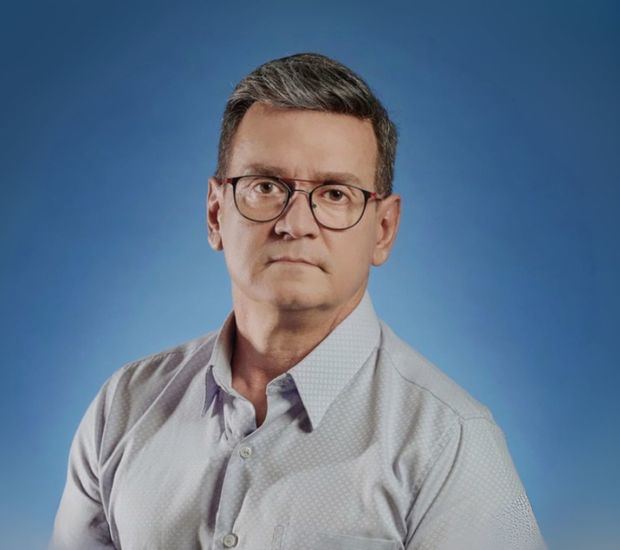 Dr. Roger Uzcátegui.