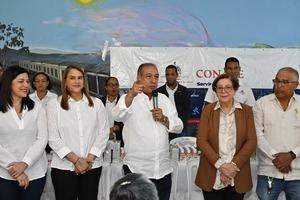 Dr. Vicente en la jornada de Villa Tapia.