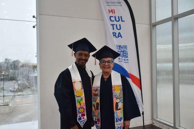 Los primeros cuatro dominicanos obtuvieron el título de Técnico Superior en Folklore en la Escuela Nacional de Folklore “Dora Pérez de Zárate”.