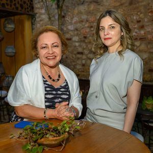 Dania Elena Tolentino y Beatriz Ferrer.
