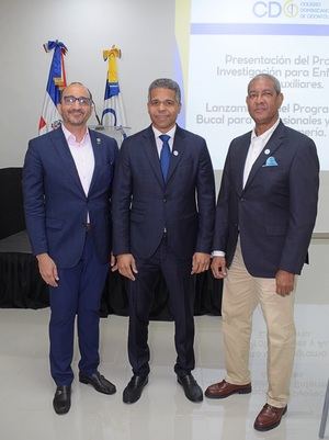 Presentan Programa de Salud Bucal para profesionales y auxiliares de enfermería