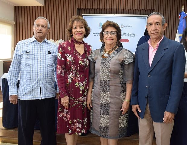 Los hermanos, Andrés, Gladys, Verónica y Guillermo Sención.