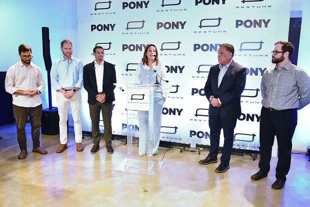 Gianni Cavagliano, José Augusto Muñoz, Jorge Luis López, Annya Jeannette Peña Hasbun, Darío Lama y José Lama.