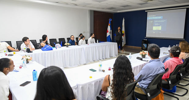 los participantes asistieron a la conferencia “Data Intelligence in the Tourism Sector”.