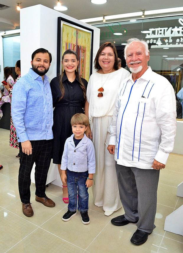 Alejandro Soto, Sarah Pérez de Soto, el niño Lucas Soto biznieto de Guillo Pérez, Rocío Pérez y Willy Pérez.