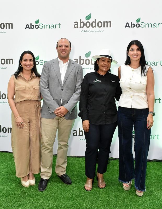Letticia Cárdenas, José Ramón Peralta Abreu, Luz Enilda Feliz y Natalie Morales.