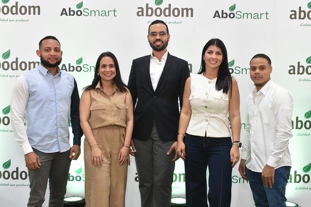 Emil Nuñez, Letticia Cárdenas, Jefry Polanco Medina, Natalie Morales y Moisés Diaz.