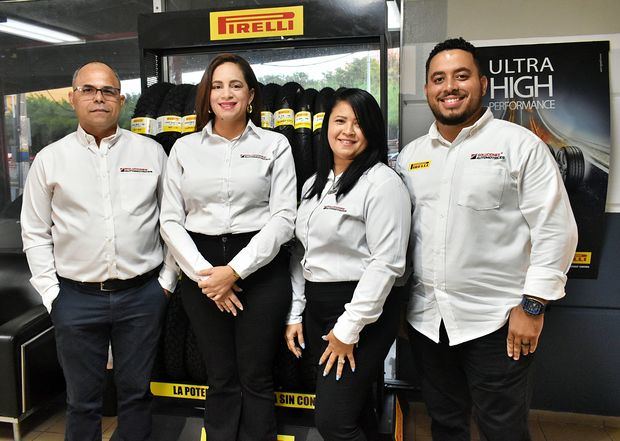 Marcos Rodríguez, Larissa González, Altagracia Arias y Emilio De León.