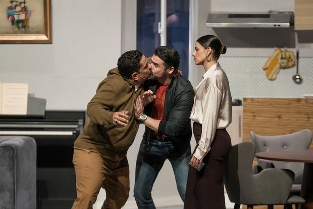 “Los Vecinos de Arriba” se ´presenta con rotundo éxito con funciones a casa llena