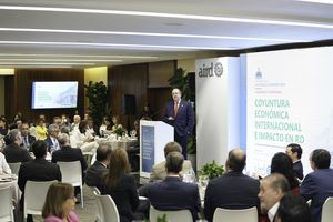 Magín Díaz: “Gobierno enfrenta crisis con responsabilidad fiscal y sensibilidad social”