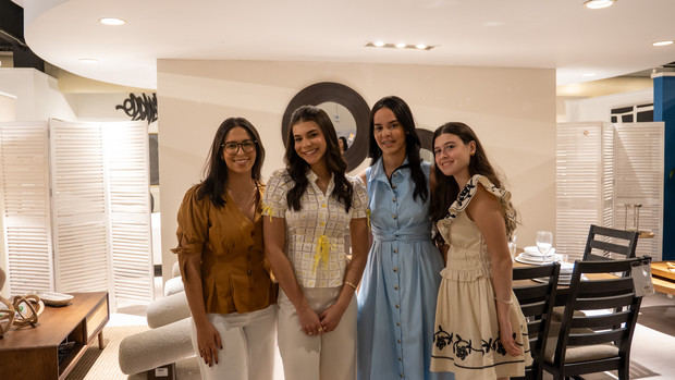 Ines Wiriath, Maia Martinez, Ana Calderon y Giselle Busto.