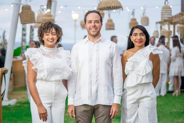 Persy Cortorreal, Javier Lara y Fanny Jones.