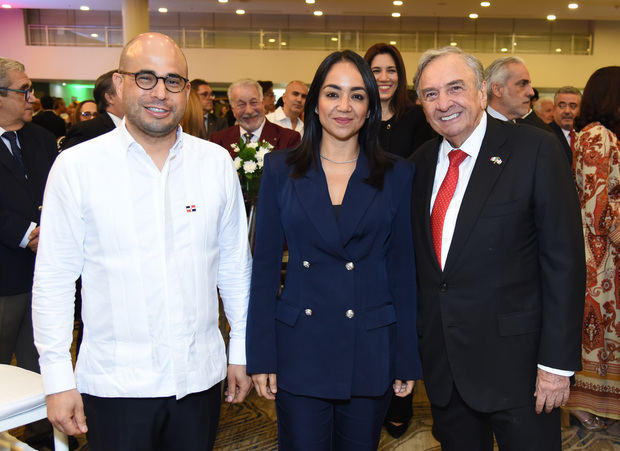 Francisco Alberto Caraballo Núñez Faride Raful , Carlos Miguel Aysa González, embajdor de Mexico en República Dominicana.