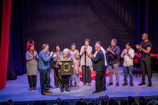 Reconocimiento a Germana Quintana.