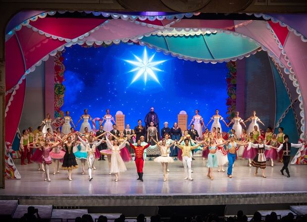 El Reino del Cascanueces deslumbró en el Teatro Nacional.