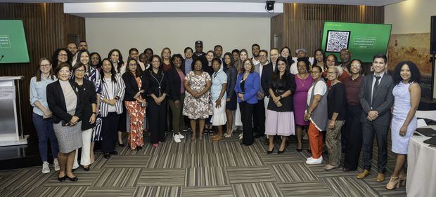 NPAP-RD reúne sectores para analizar hallazgos sobre contaminación por plásticos.